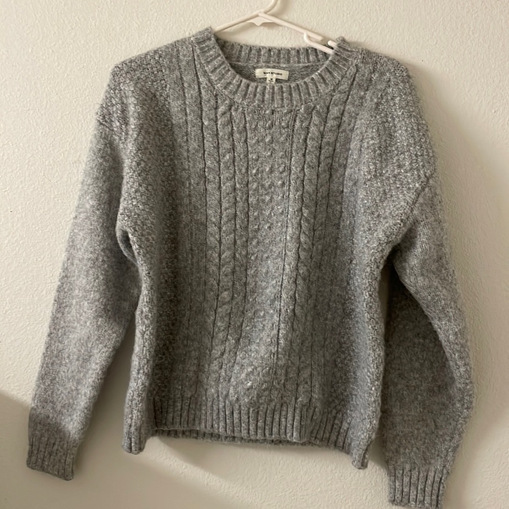 Light grey medium knit sweater